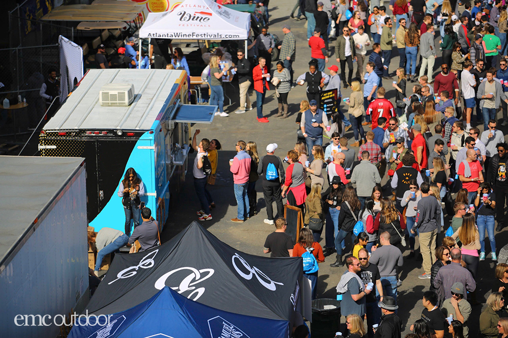 EMC Outdoor Blog - Super Bowl Food Truck Crowd