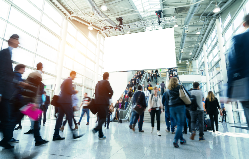 How to Use OOH to Drive Traffic to Your Trade Show Booth