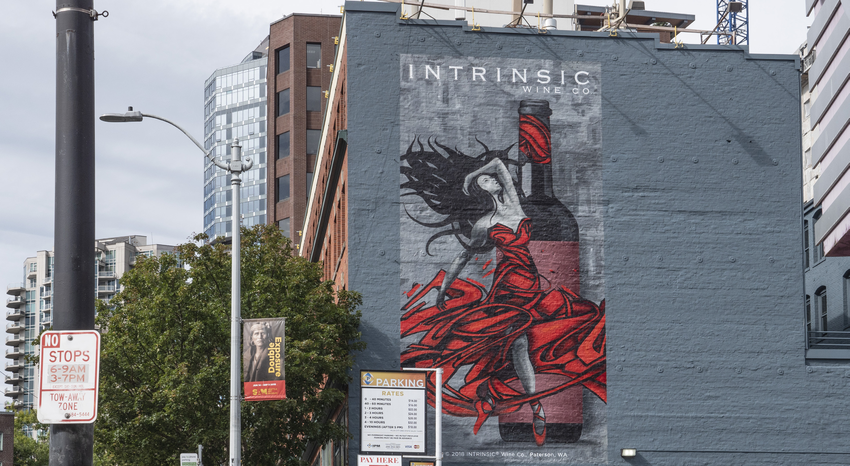 Intrinsic Wine Co.: Painted Wall Puts the ‘Art’ of Wine on Display